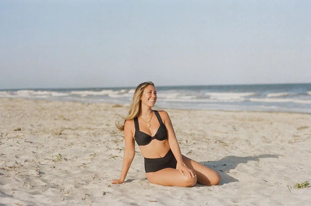 Core_collection_Ricki_Beach_Club_2_61677025-364a-4638-b89f-fb90ca1280e2.webp